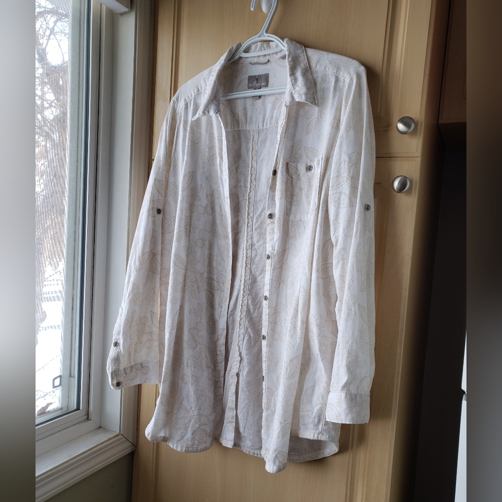 Organic cotton button-up shirt roll up sleeve size 14